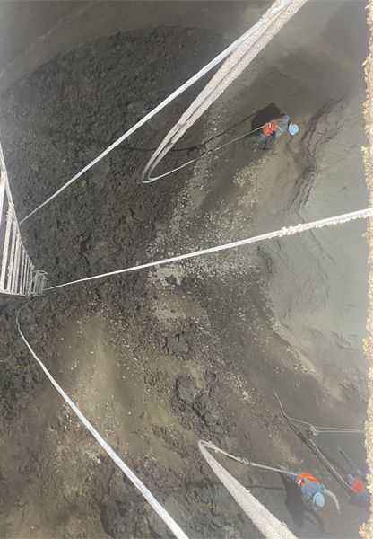 水泥庫(kù)清庫(kù)，清理鋼板倉(cāng)